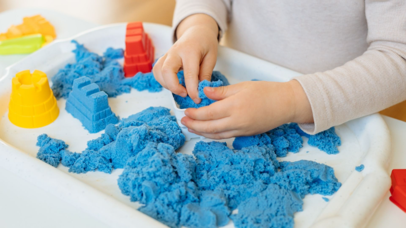 mainan sensory play